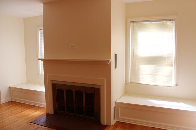 Building Photo - 350 Goose Ln