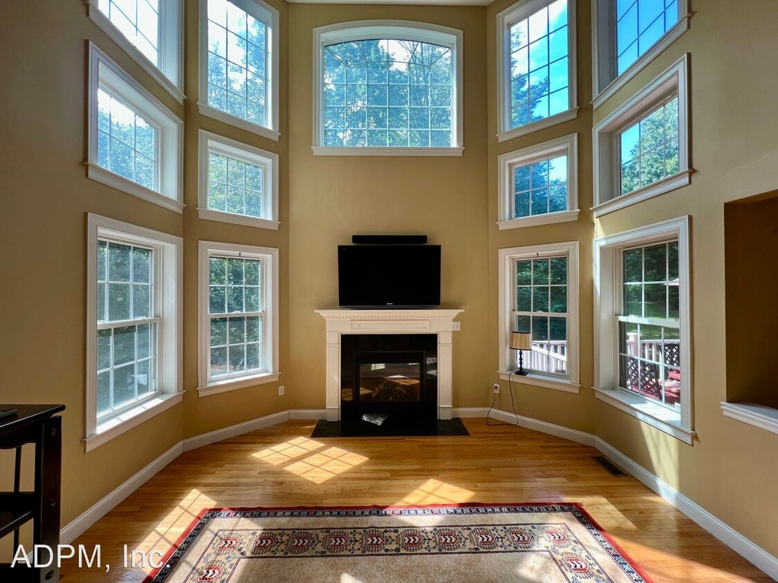 Primary Photo - 4 br, 4 bath House - 17 Kenney Road Middle...