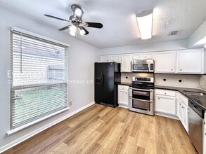 Building Photo - 8534 Dawnridge Dr