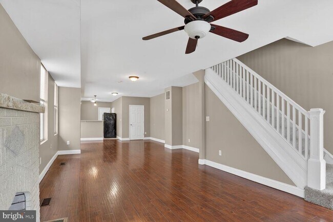 Foto del edificio - 3300 Dudley Ave