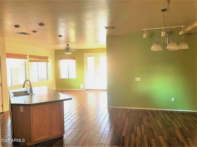 Building Photo - 7062 W Palmaire Ave