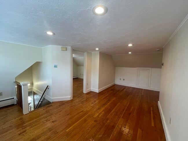 Building Photo - 164 Brown St