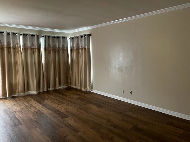 Foto del edificio - 18402 Kingsdale Ave