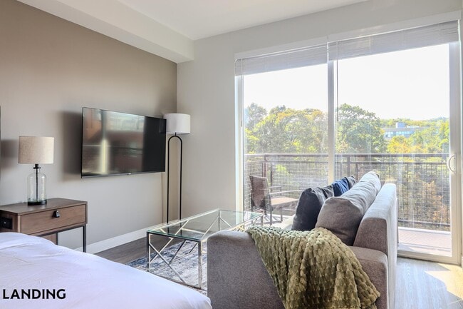 Foto del edificio - 210 E Green St