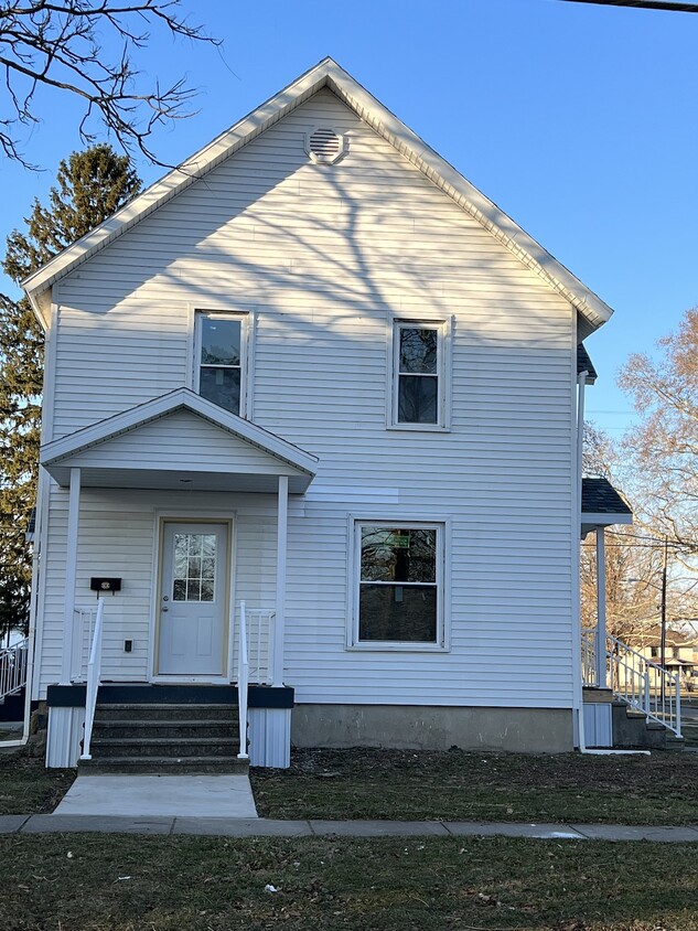 Primary Photo - 119 East Elm Street, Unit 3