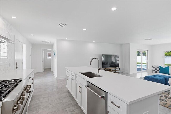 Building Photo - 113 17th St