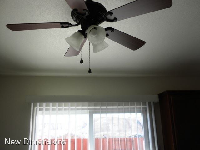 Foto del edificio - 3 br, 2 bath House - 18195 Grizzly Bear Ct.