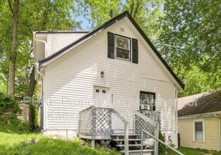 Building Photo - 8842 Lexington Ave