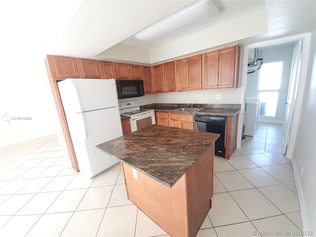 Foto del edificio - 523 SW 1st Ct