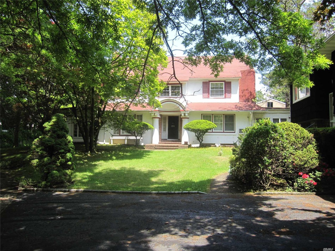 Primary Photo - 7 Poplar Ct