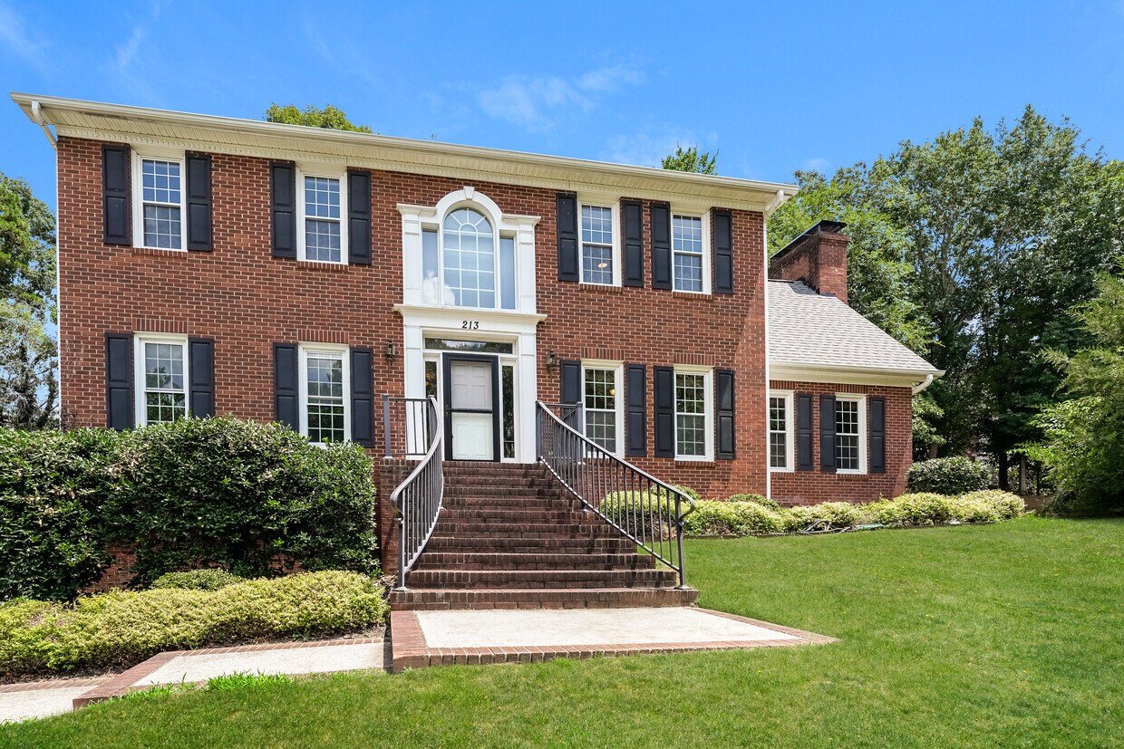 Primary Photo - 213 Worthland Ct