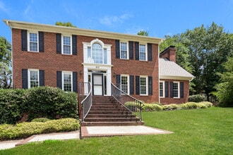 Building Photo - 213 Worthland Ct