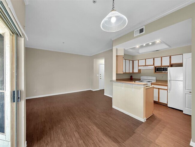 Foto del edificio - 6000 Shepherd Mountain Cove