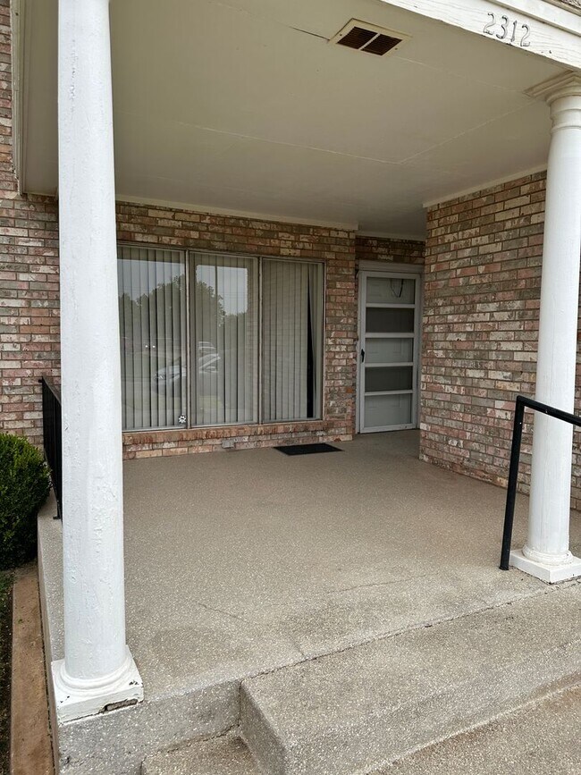 Foto del edificio - 2 Bed 2 Bath Condo