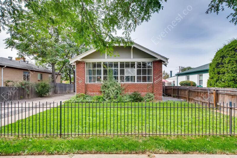 Foto principal - 2849 Clayton St