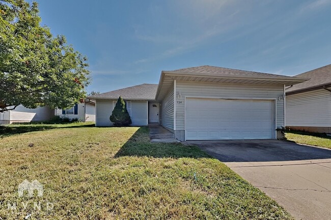Building Photo - 724 N Jonathan Ave