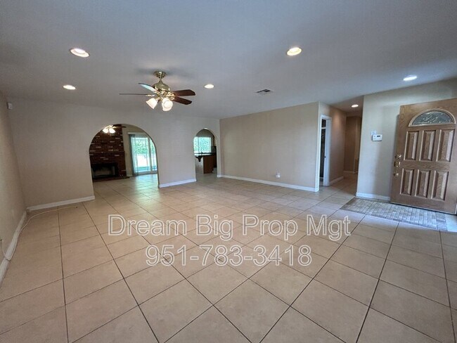 Building Photo - 5975 Baldwin Ave