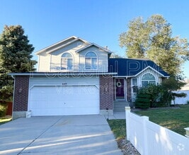 Building Photo - 685 Orangewood Ln