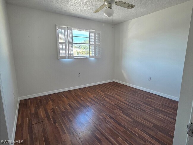 Foto del edificio - 3325 Arpt Rd S