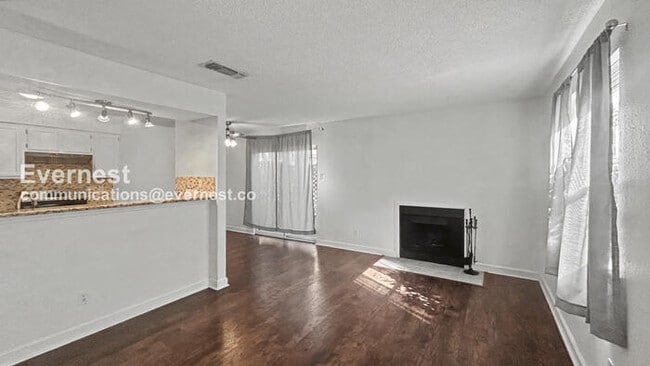 Foto del edificio - 900 Taulbee Ln