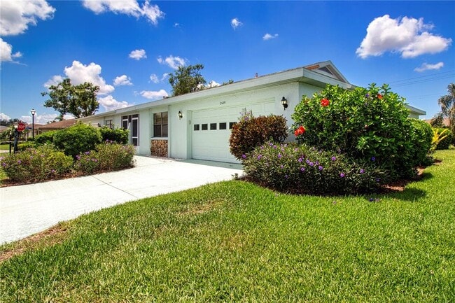 Building Photo - 2429 Lancaster Dr