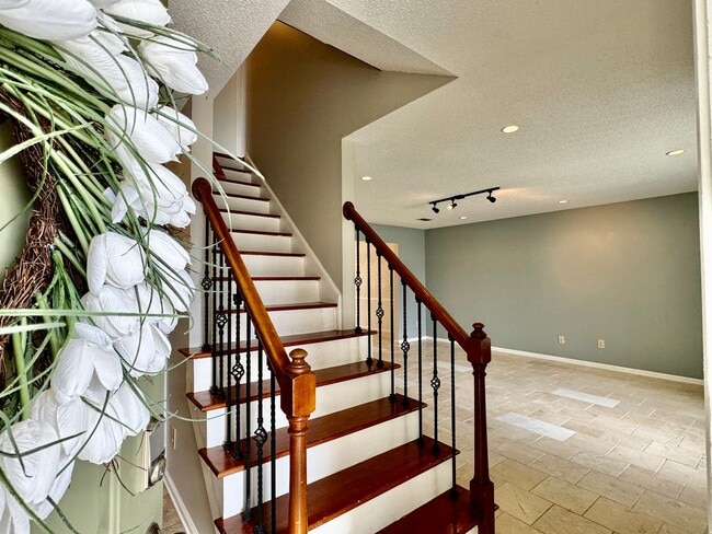 Building Photo - 4-Bedroom Home in Rock Creek Available NOW!!