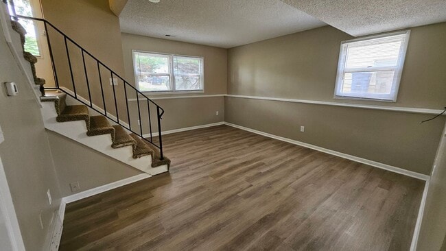 Building Photo - 2018 E Caulder Ave