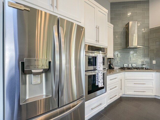 Photo - 1917 E Clarendon Ave House