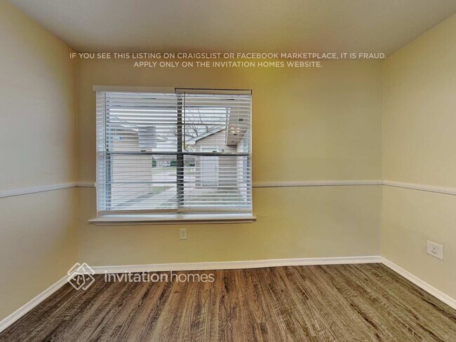 Foto del edificio - 14234 Montaigne Dr