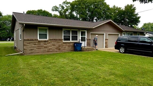 Building Photo - 9754 Rosehill Rd