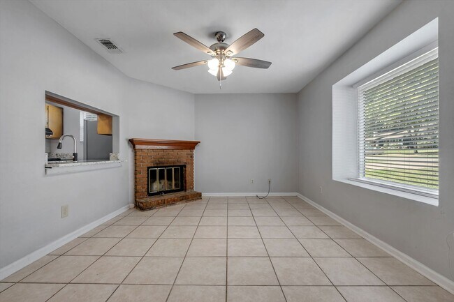 Foto del edificio - Townhome Off The Parkway