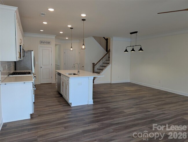 Foto del edificio - 6324 Keeton Ln
