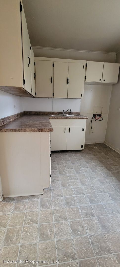 Building Photo - 2 br, 1 bath House - 4434 Westwood Park Dr