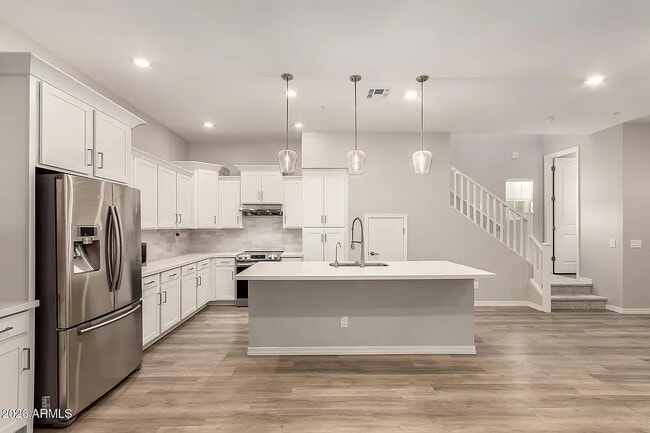 Building Photo - 1476 E Shannon St