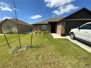 Building Photo - 1511 Fiddle Wood Wy