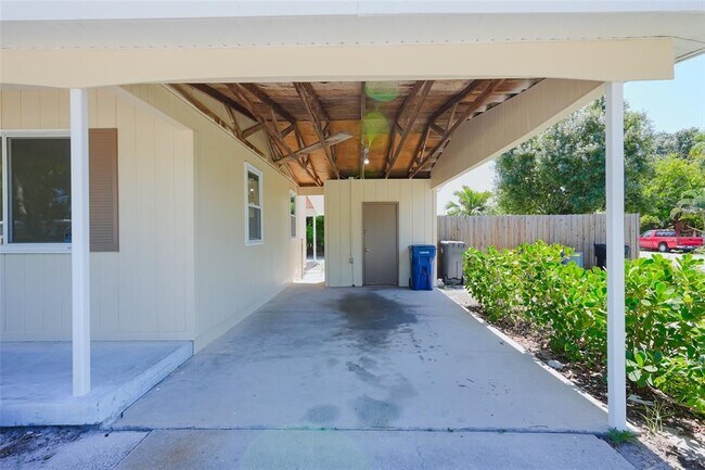 Building Photo - 6515 3rd St Ct W