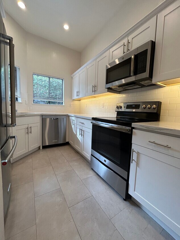 2 Elm St Unit 200, San Carlos, CA 94070 Condo for Rent in San Carlos