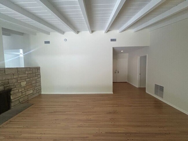 Building Photo - 1845 McFarlane St
