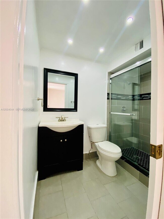 Foto del edificio - 8635 NW 8th St