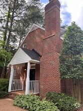 Building Photo - 1642 Village Glenn Dr
