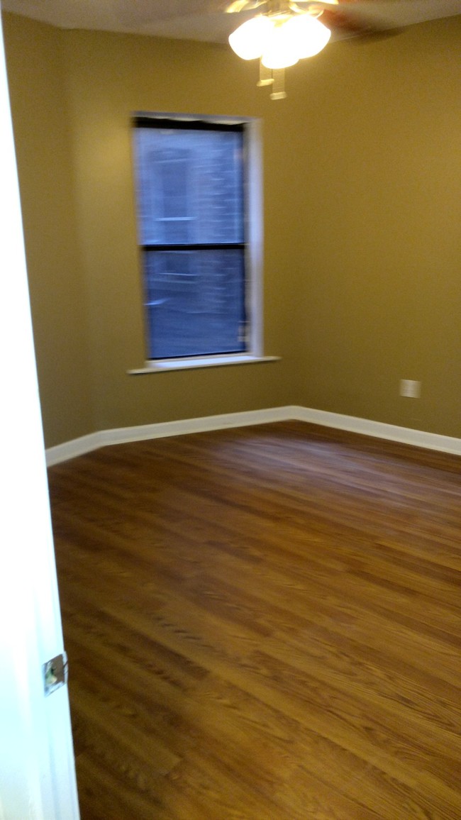 Photo - 4747 S Langley Ave