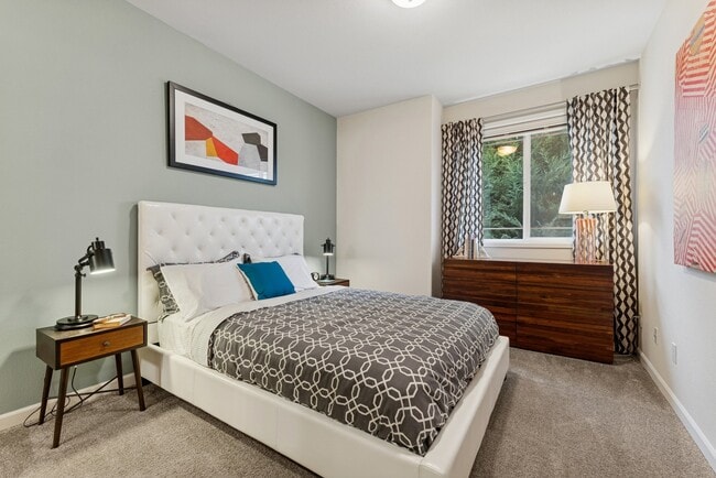 Plenty of Natural Light - Grandridge Place