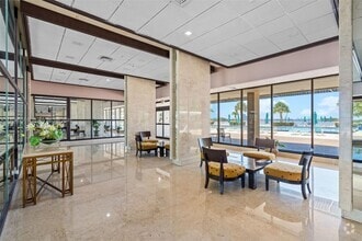 Building Photo - 300 Bayview Dr