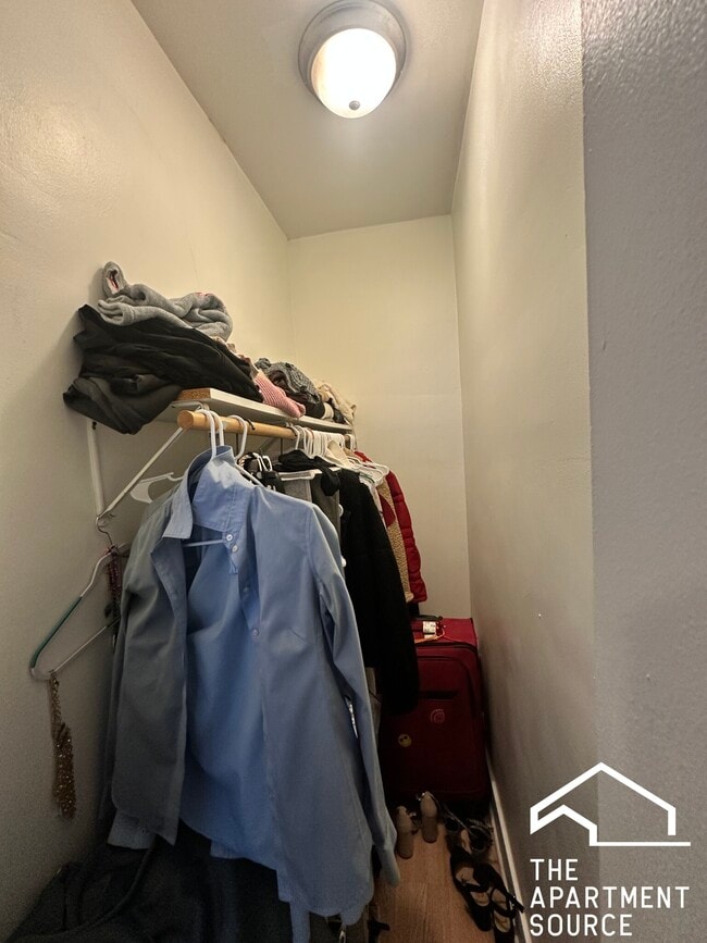 Foto del edificio - 4851 N Damen Ave