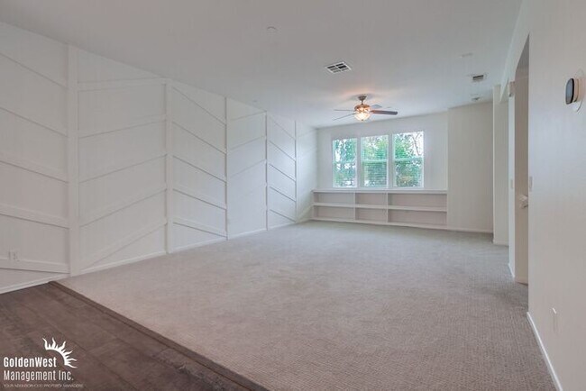 Foto del edificio - Stylish 3Bdm 4Ba Townhome in Escondido!