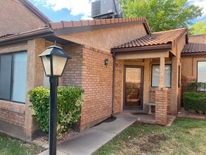 Building Photo - 675 Ridge Rim Way