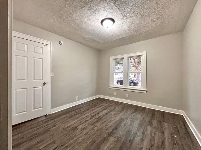 Building Photo - Three Bedroom Single Family Home - Southeast Grand Rapids