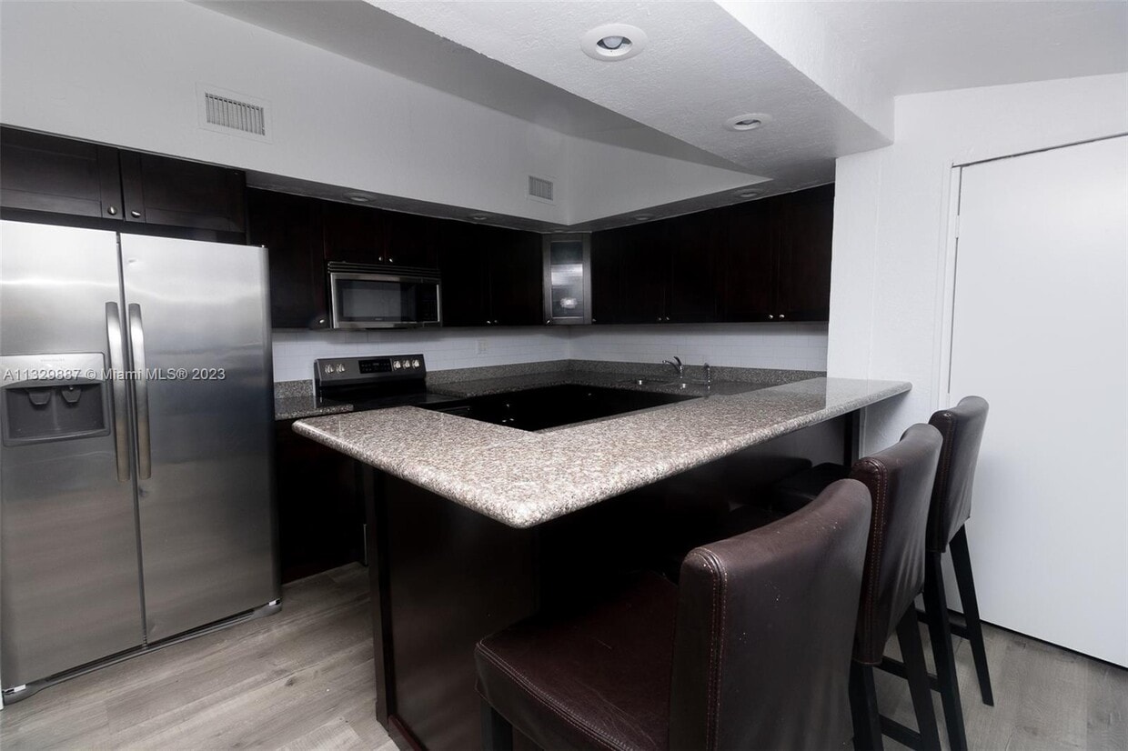 2000 NW 8th Terrace Unit HOUSE, Miami, FL 33125 Room for Rent in