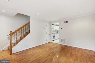 Building Photo - 627 N Alfred St