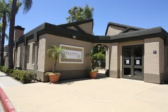 Building Photo - 7405 Charmant Dr